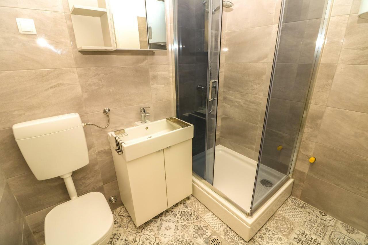 Reljic With Terrace Appartement